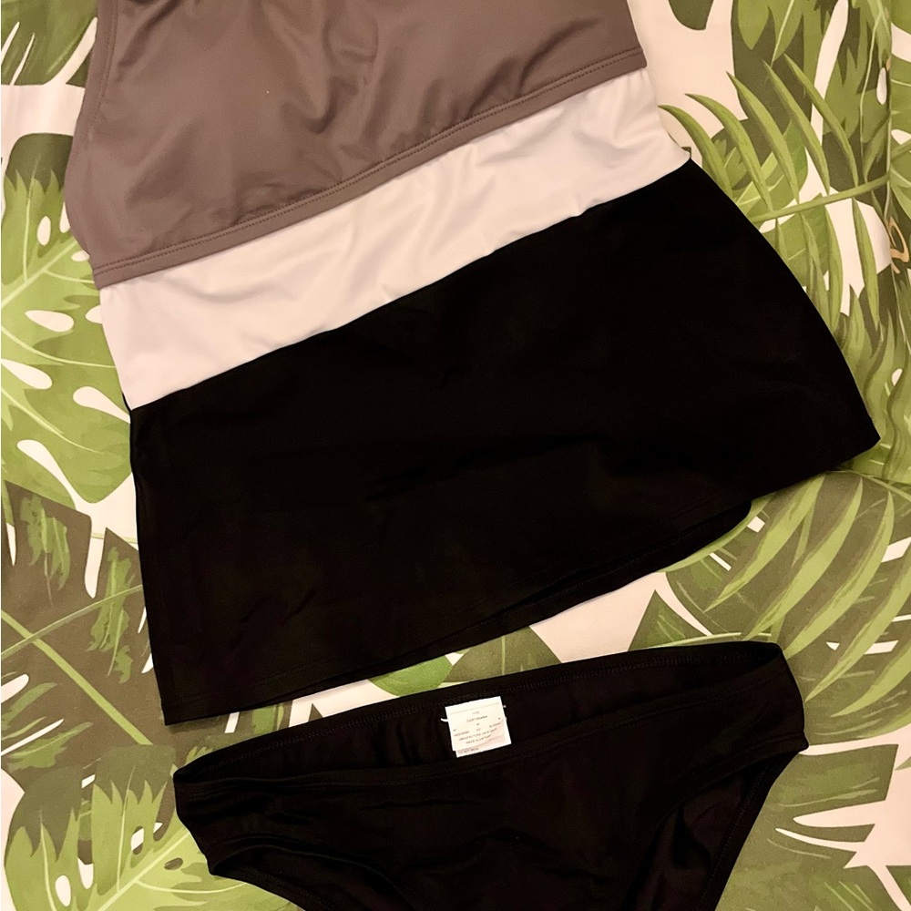 Nike Black White & Gray Two-Piece Tankini Swimsuit Set sz M